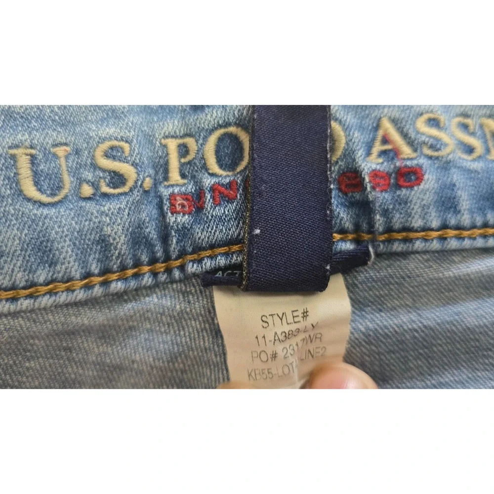 U.S. Polo Assn. Jeans Men's 36 x 31 (tag 32) Blue Medium Wash Activate Stretch